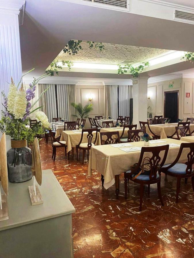 Hotel Carmen La Carlota Ngoại thất bức ảnh
