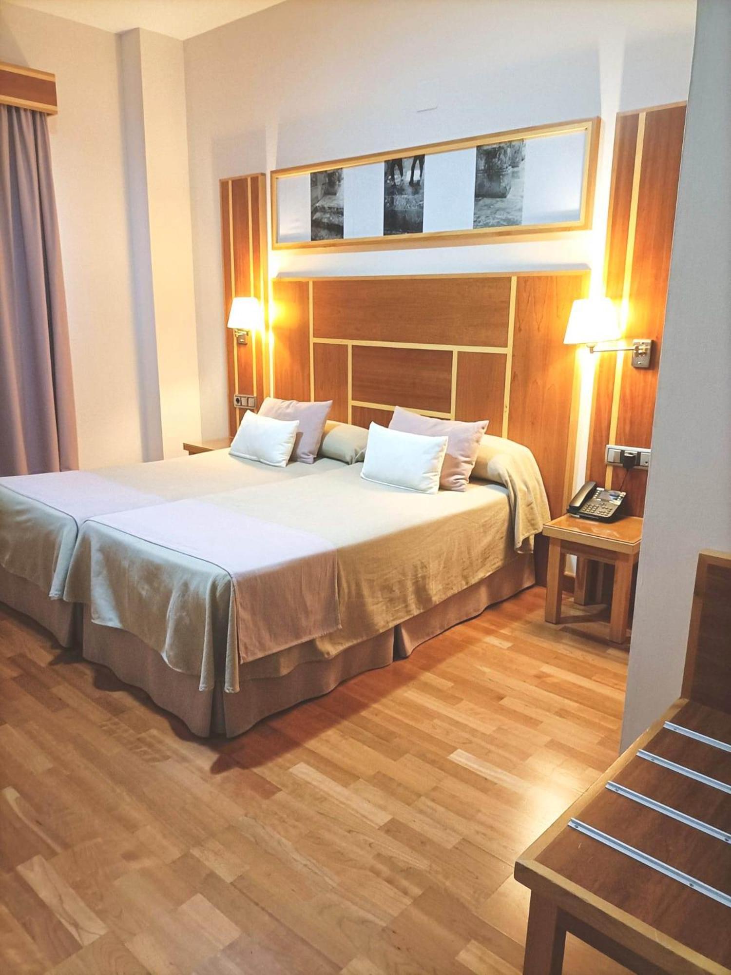 Hotel Carmen La Carlota Ngoại thất bức ảnh