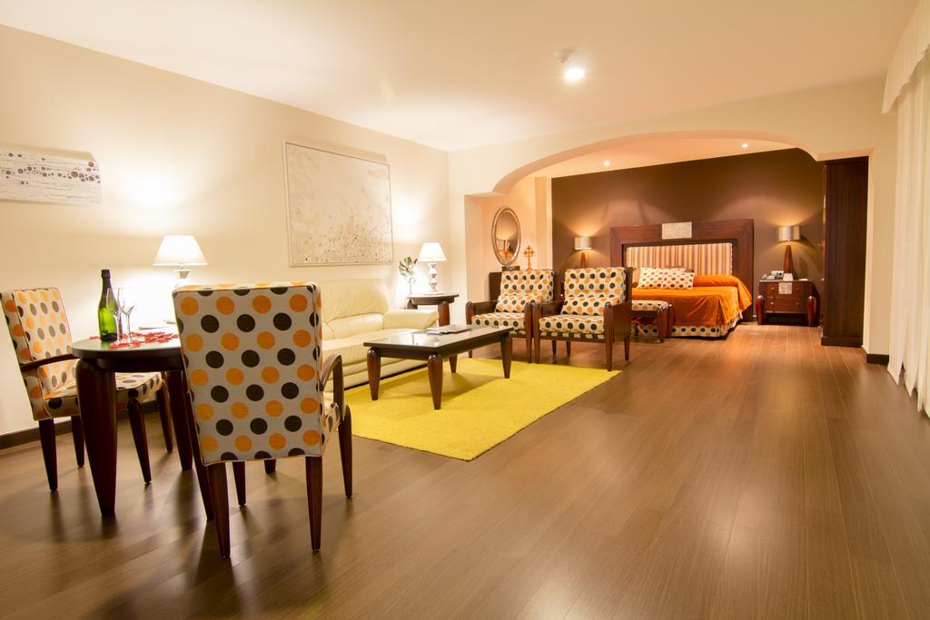 Hotel Carmen La Carlota Ngoại thất bức ảnh
